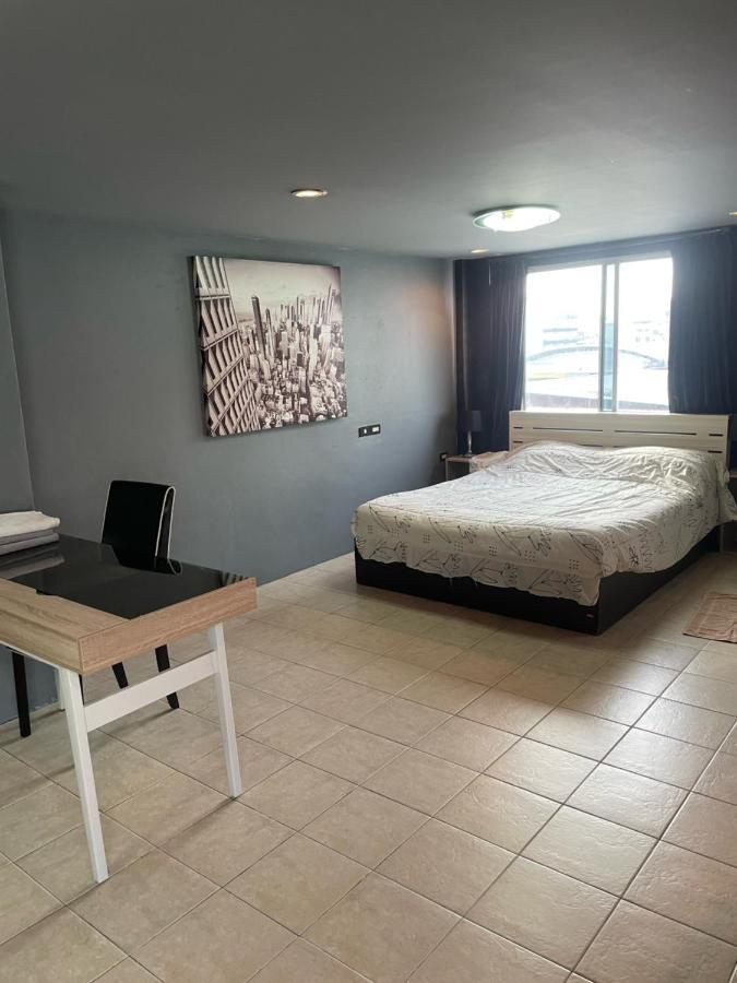 Happy Apple Guesthouse Pattaya ภายนอก รูปภาพ