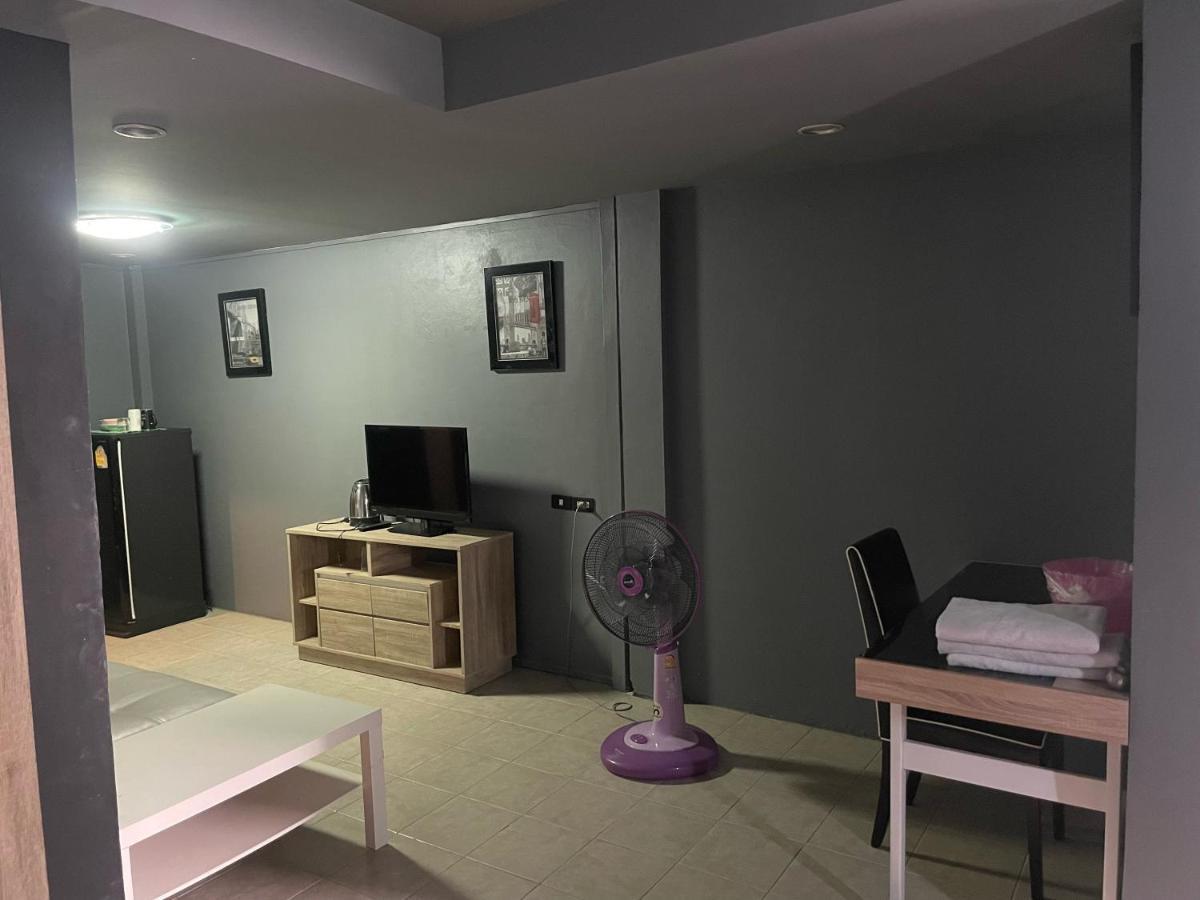 Happy Apple Guesthouse Pattaya ภายนอก รูปภาพ